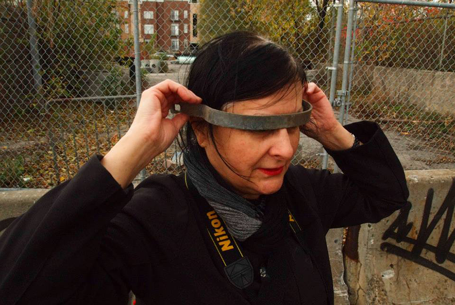 Nicole Panneton - Bandeau métallique objet de transfiguration - Sonder la track - 16 octobre 2013 - Crédit photographique Julie Laurin