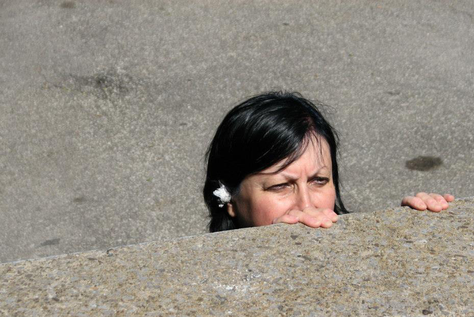 Nicole Panneton - Vigile - Action performative - Projet Contenant furtif - Montréal - Crédit photographique Evelyne Bouchard - 14 mai 2013