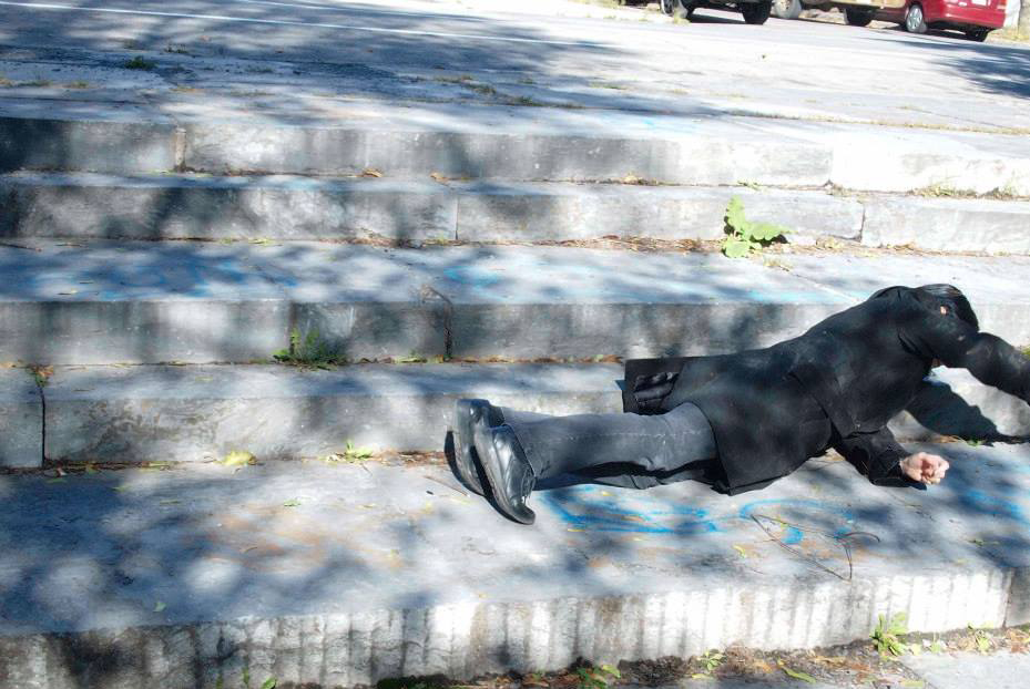 Nicole Panneton - Rouler et découvrir - Action performative - Projet Sonder la track - Montréal - Crédit photographique Julie Laurin - 2013